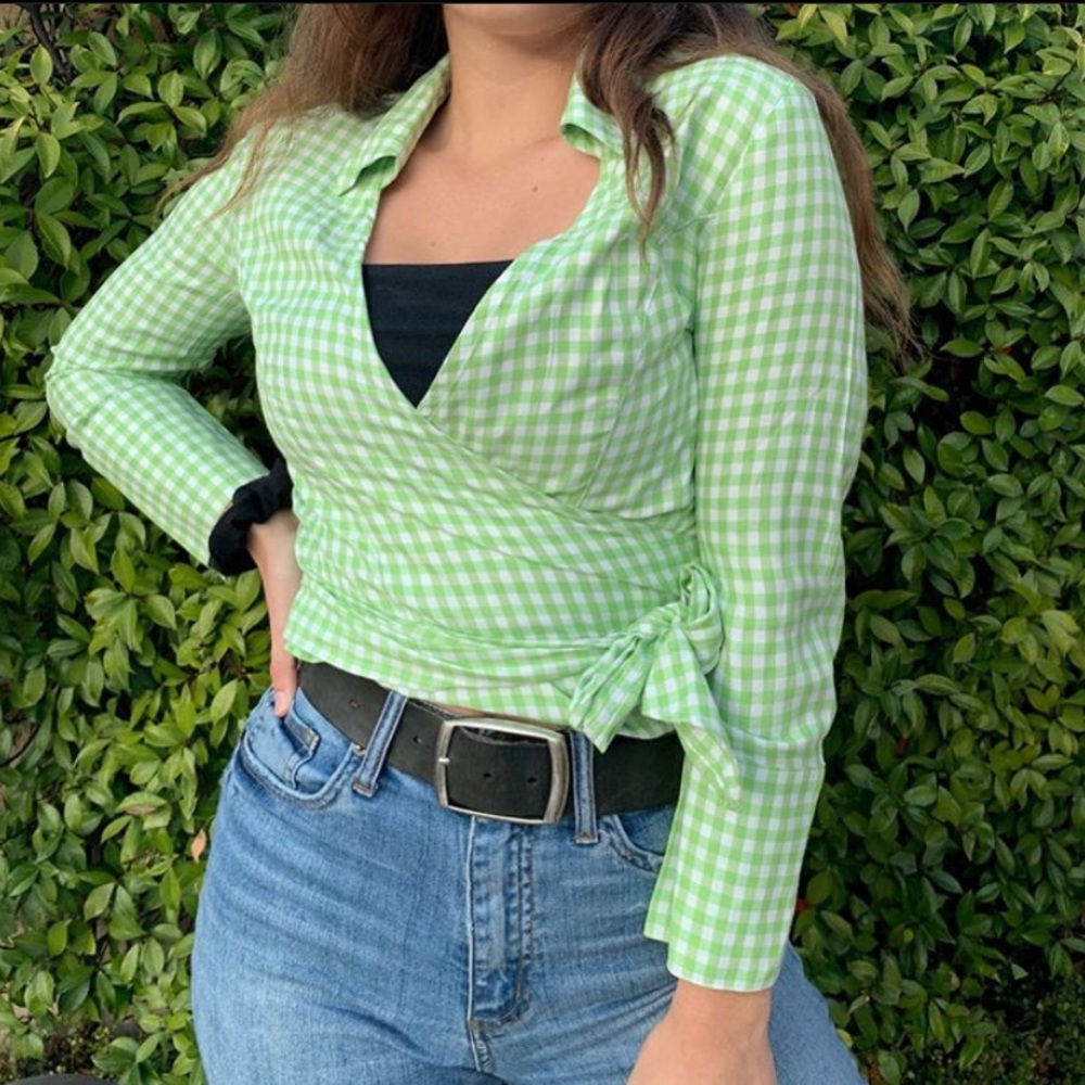 urban outfitters tie top💚